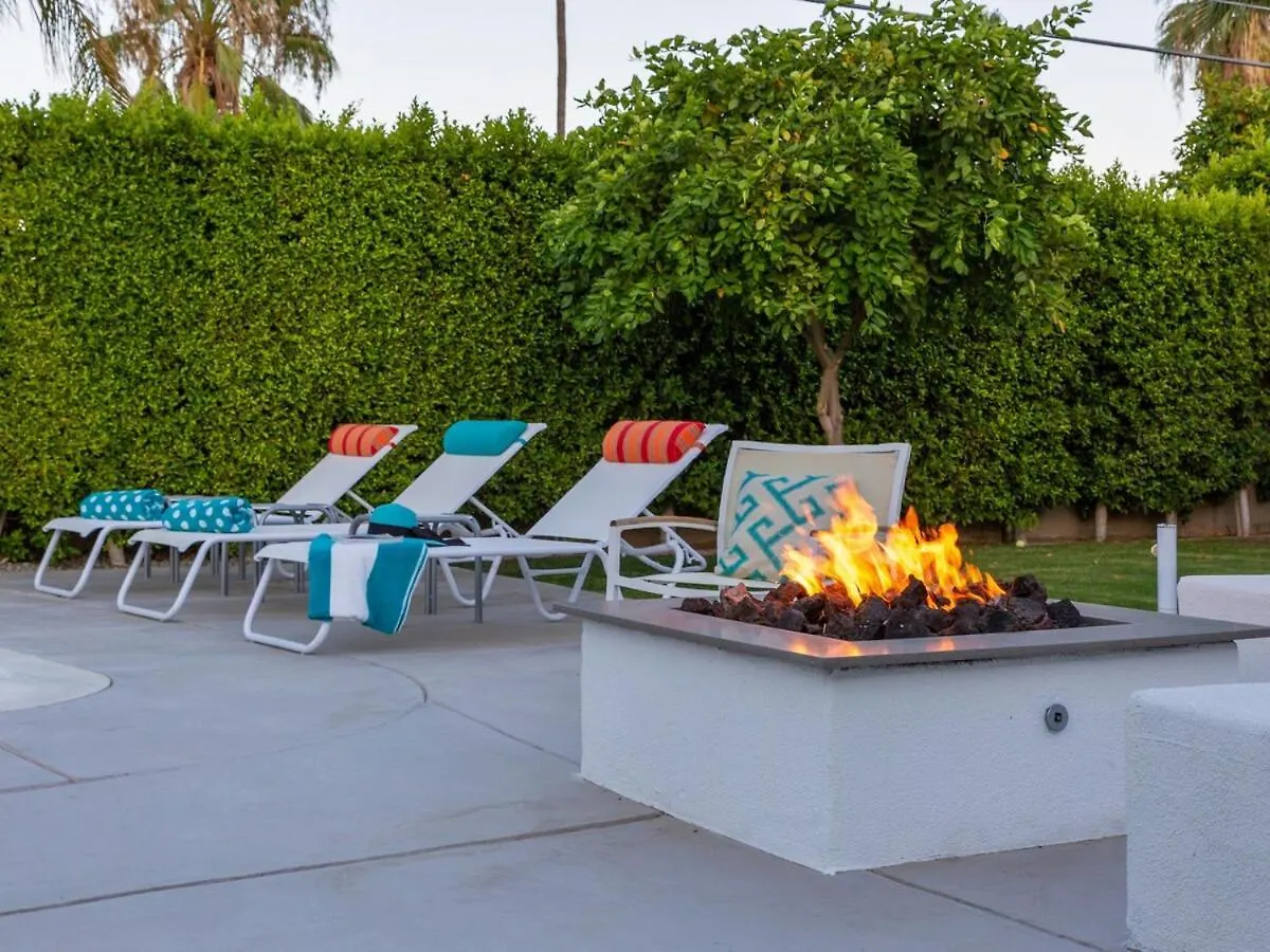 Villa Shaken Not Stirred In Sunrise Park By Acme House Company Palm Springs